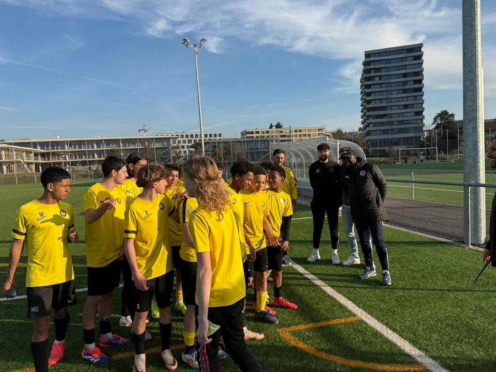 échange avec les joueurs M15 du GEF Meyrin FC à Genève.